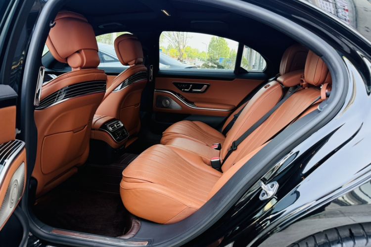 Used Mercedes-Benz S-Class 2022 S 450 L 4MATIC Interior 10