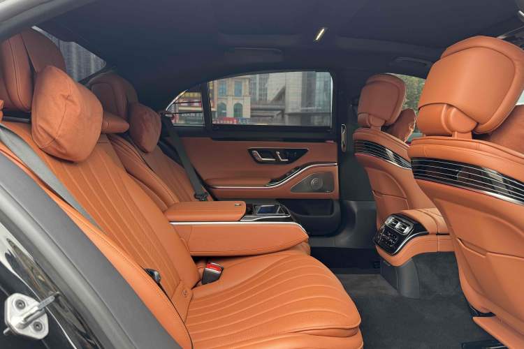 Used Mercedes-Benz S-Class 2022 S 450 L 4MATIC Interior 10