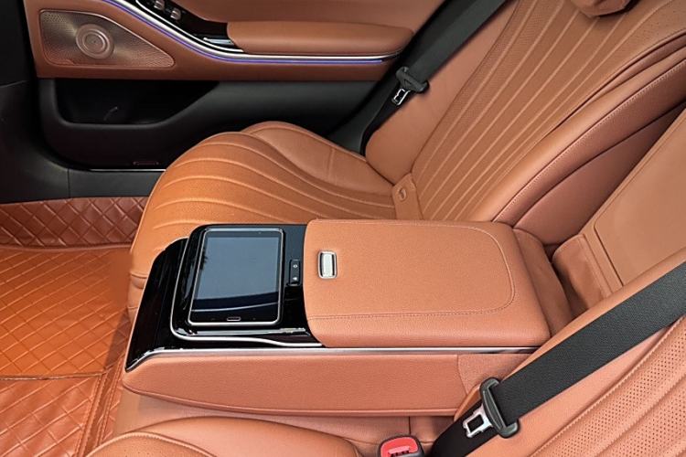 Used Mercedes-Benz S-Class 2022 S 400 L Luxury Model Interior 11