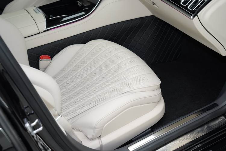 Used Mercedes-Benz S-Class 2022 Refresh S 450 L 4MATIC Interior 12