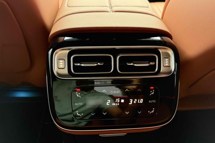 Used Mercedes-Benz S-Class 2022 S 450 L 4MATIC Interior 15