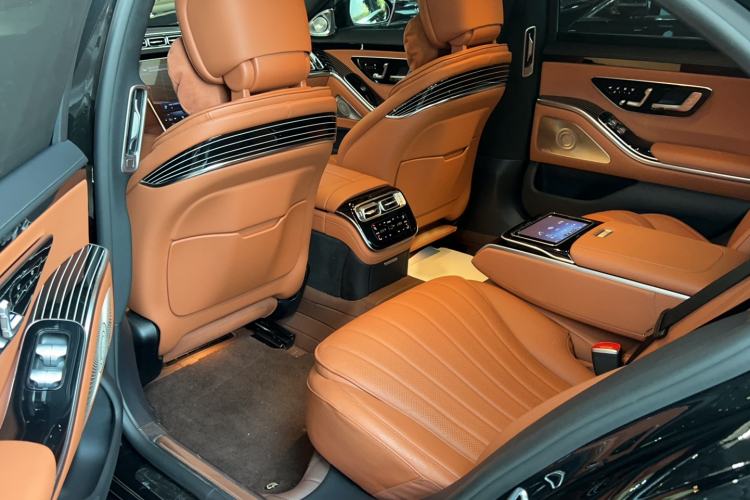 Used Mercedes-Benz S-Class 2022 S 450 L 4MATIC Interior 2