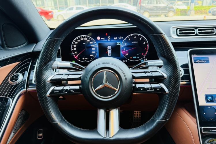 Used Mercedes-Benz S-Class 2022 S 450 L 4MATIC Interior 3