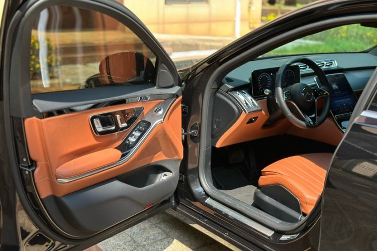 Used Mercedes-Benz S-Class 2022 S 400 L Business Model Interior 3