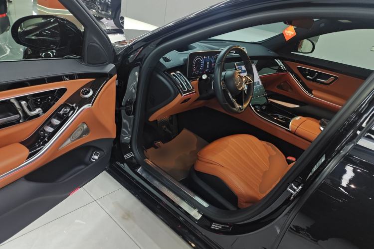 Used Mercedes-Benz S-Class 2022 S 400 L Luxury Model Interior 3