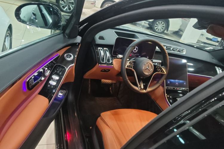 Used Mercedes-Benz S-Class 2022 Revised S 400 L Luxury Edition Interior 3