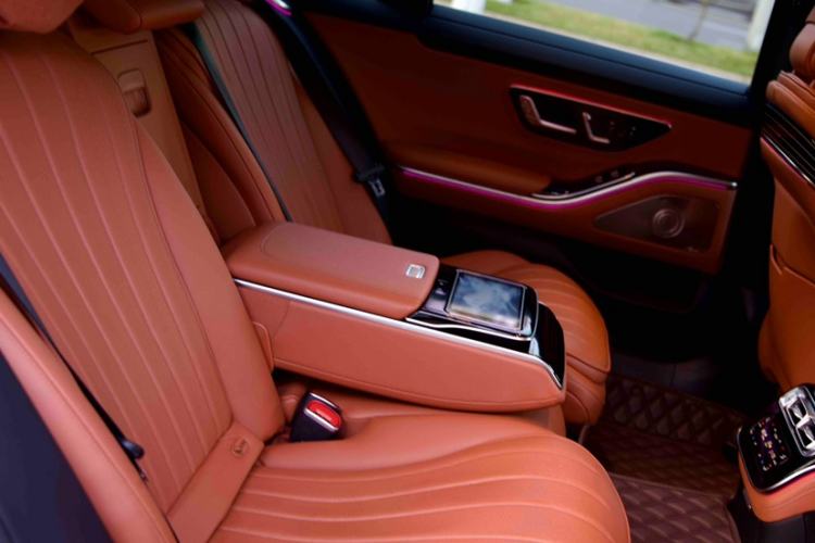 Used Mercedes-Benz S-Class 2022 S 450 L 4MATIC Interior 4
