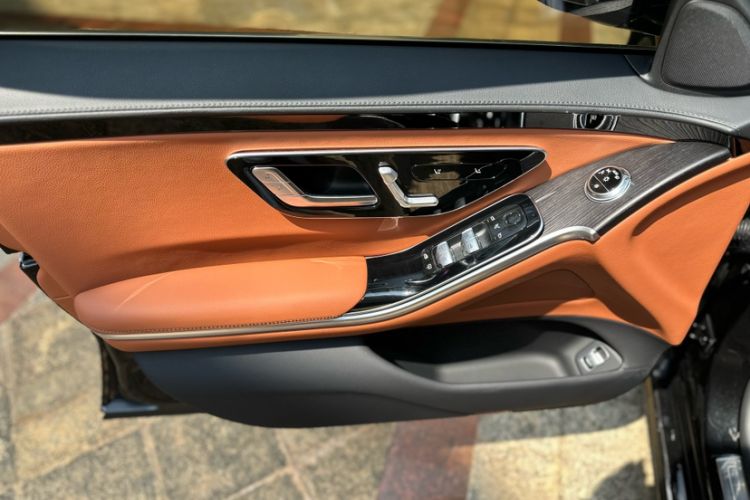 Used Mercedes-Benz S-Class 2022 S 400 L Business Model Interior 4