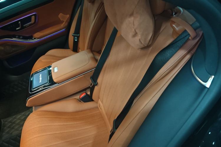 Used Mercedes-Benz S-Class 2022 Revised S 400 L Luxury Edition Interior 4