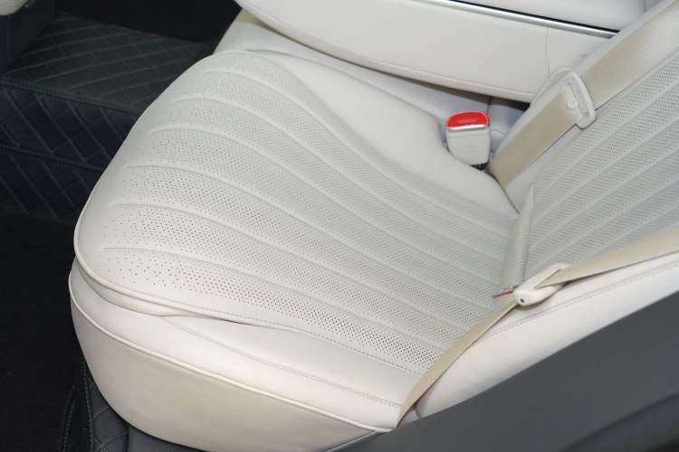 Used Mercedes-Benz S-Class 2022 Refresh S 450 L 4MATIC Interior 6