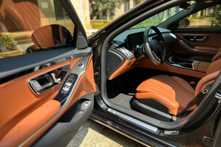 Used Mercedes-Benz S-Class 2022 S 400 L Business Model Interior 8
