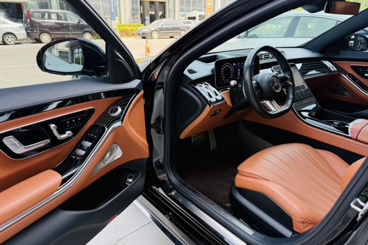 Used Mercedes-Benz S-Class 2022 S 450 L 4MATIC Interior 9