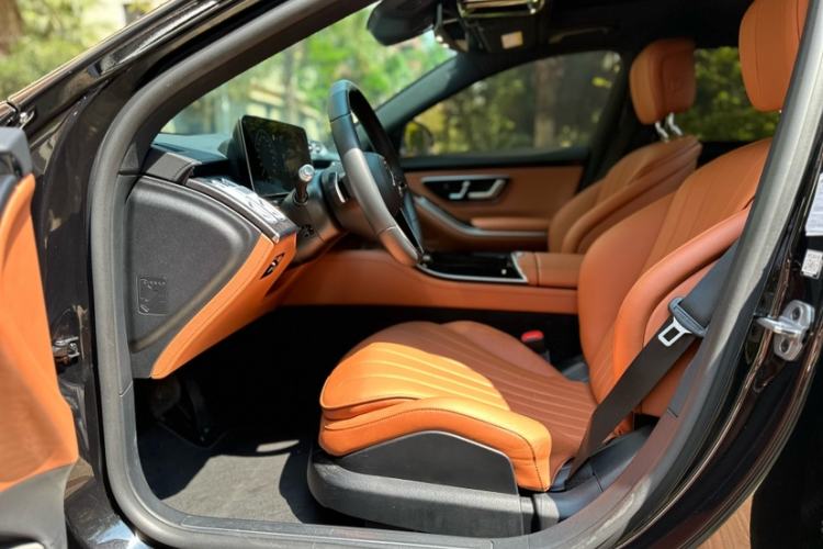 Used Mercedes-Benz S-Class 2022 S 400 L Business Model Interior 9