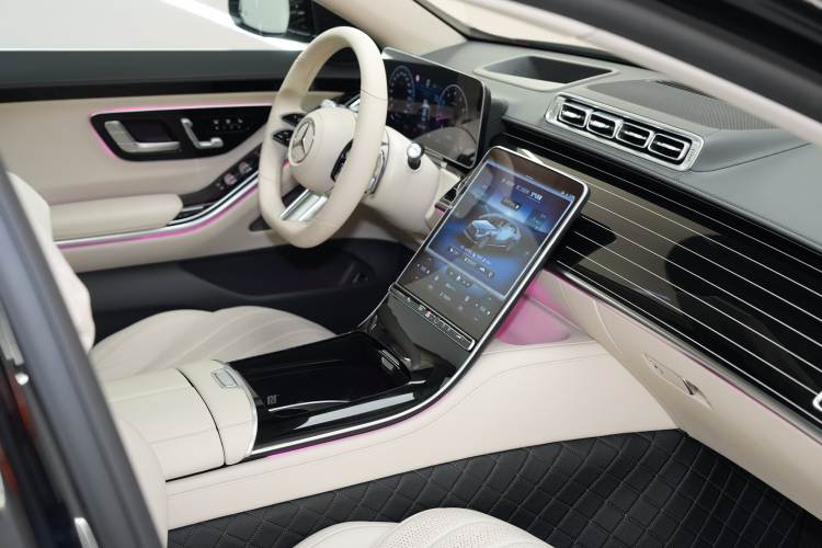 Used Mercedes-Benz S-Class 2022 Refresh S 450 L 4MATIC Interior 9
