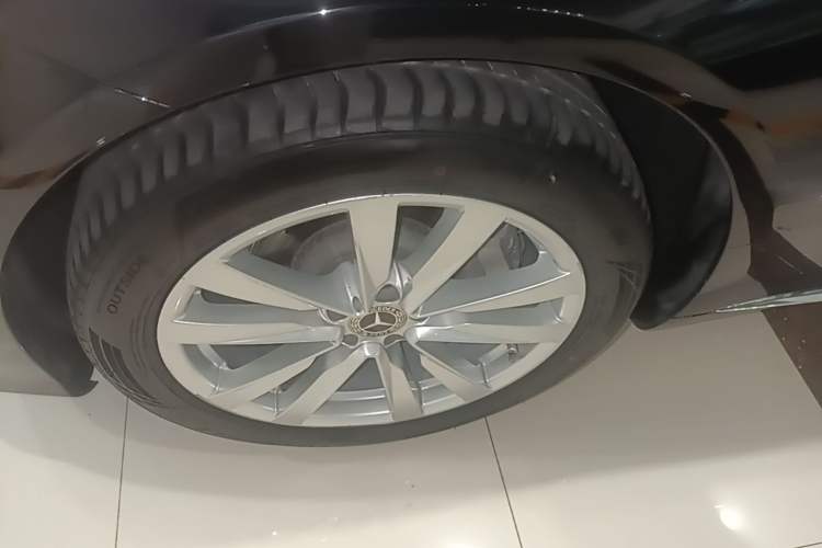 Used Mercedes-Benz S-Class 2022 S 400 L Business Model Left Front Wheel Hub