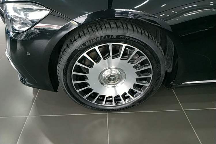 Used Mercedes-Benz S-Class 2022 Revised S 400 L Business Version Left Front Wheel Hub