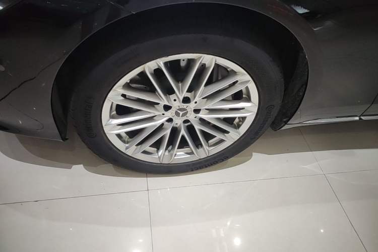 Used Mercedes-Benz S-Class 2022 S 450 L Left Front Wheel Hub