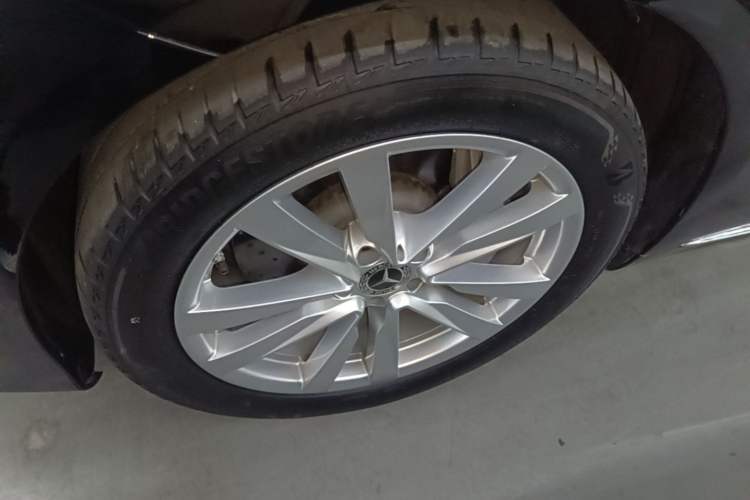 Used Mercedes-Benz S-Class 2022 Revised S 400 L Business Version Left Front Wheel Hub