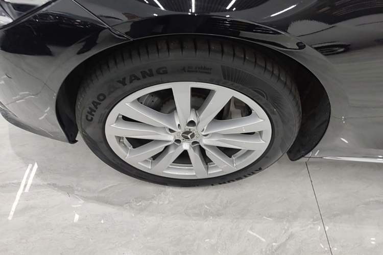 Used Mercedes-Benz S-Class 2022 Revised S 400 L Business Version Left Front Wheel Hub