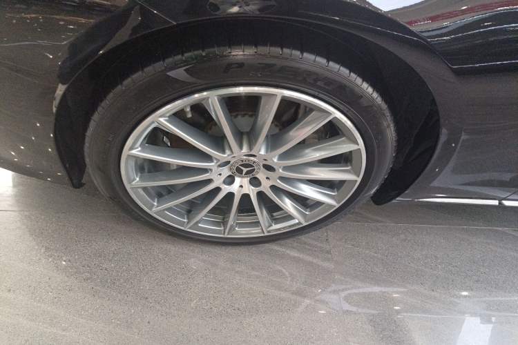 Used Mercedes-Benz S-Class 2022 Revised S 400 L Business Version Left Front Wheel Hub