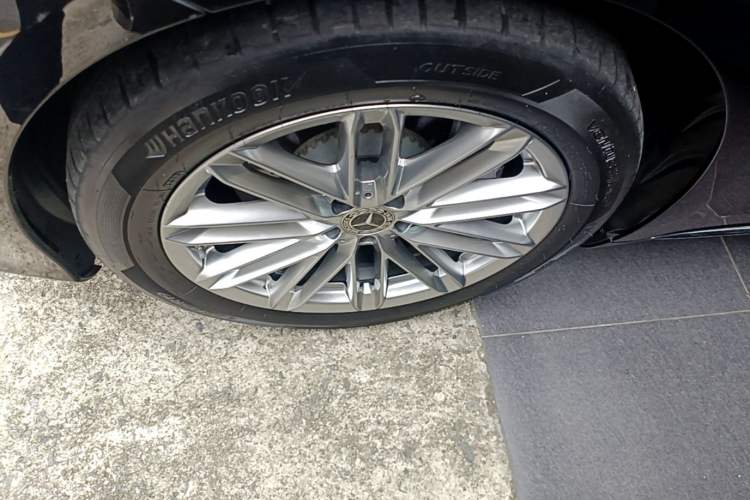 Used Mercedes-Benz S-Class 2022 Restyled S 450 L Left Front Wheel Hub