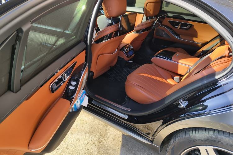Used Mercedes-Benz S-Class 2022 S 400 L Luxury Model Left Rear Seat