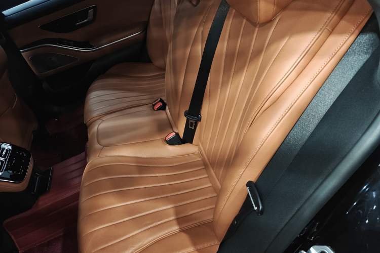 Used Mercedes-Benz S-Class 2022 Revised S 400 L Business Version Left Rear Seat