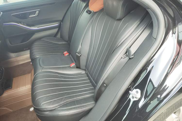 Used Mercedes-Benz S-Class 2022 S 400 L Business Model Left Rear Seat