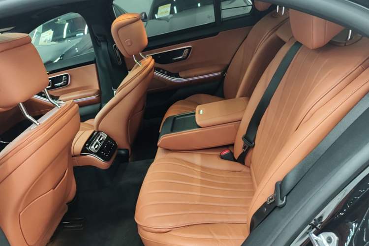 Used Mercedes-Benz S-Class 2022 Revised S 400 L Business Version Left Rear Seat