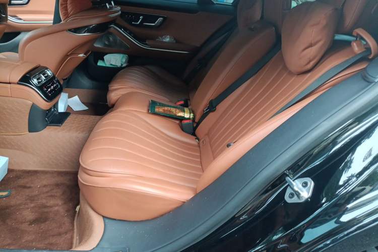 Used Mercedes-Benz S-Class 2022 S 400 L Luxury Model Left Rear Seat