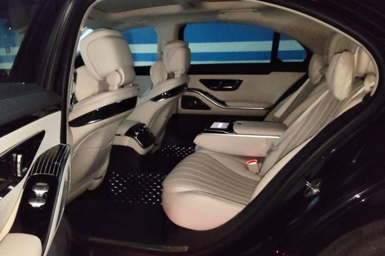 Used Mercedes-Benz S-Class 2022 S 450 L 4MATIC Left Rear Seat