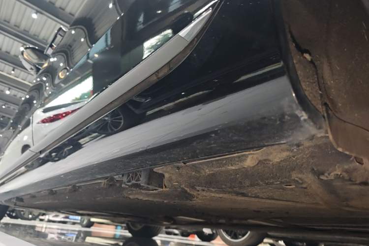 Used Mercedes-Benz S-Class 2022 Revised S 400 L Business Version Left Side Sill