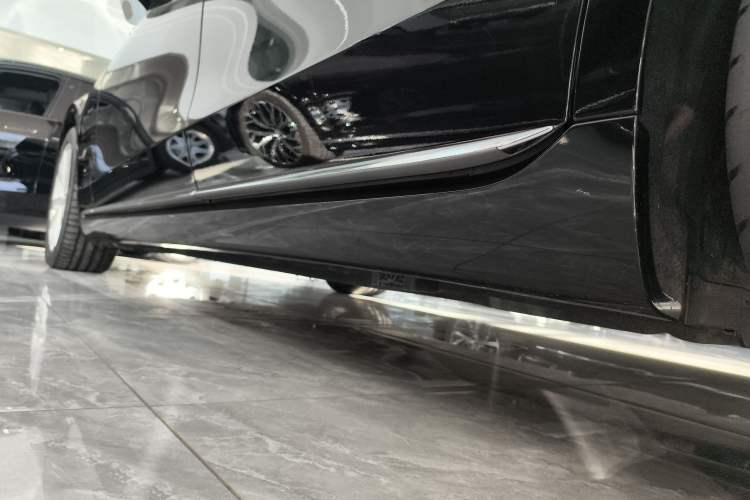 Used Mercedes-Benz S-Class 2022 Revised S 400 L Business Version Left Side Sill