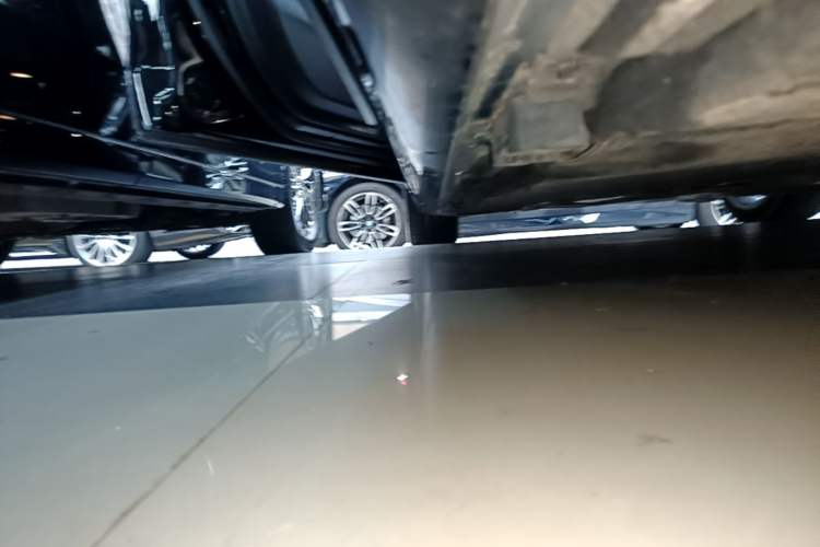 Used Mercedes-Benz S-Class 2022 Restyled S 450 L Left Side Sill