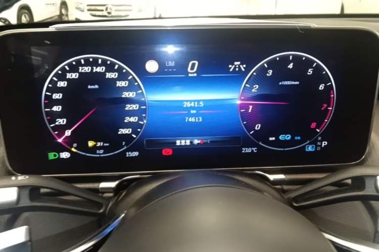 Used Mercedes-Benz S-Class 2022 S 400 L Business Model Odometer Close Up