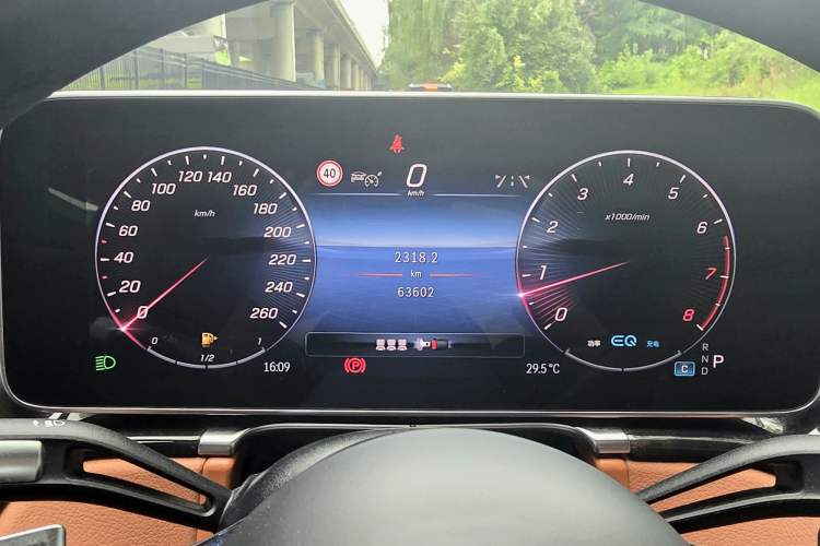 Used Mercedes-Benz S-Class 2022 Revised S 400 L Luxury Edition Odometer Close Up