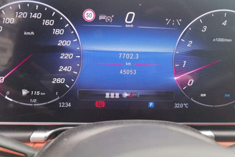 Used Mercedes-Benz S-Class 2022 Revised S 400 L Business Version Odometer Close Up