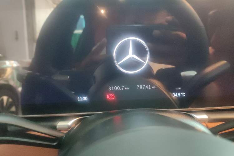 Used Mercedes-Benz S-Class 2022 S 400 L Business Model Odometer Close Up