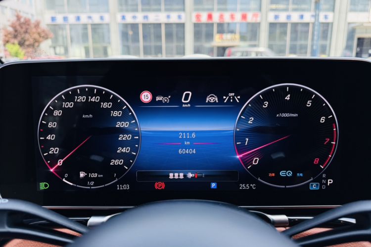 Used Mercedes-Benz S-Class 2022 S 450 L 4MATIC Odometer Close Up