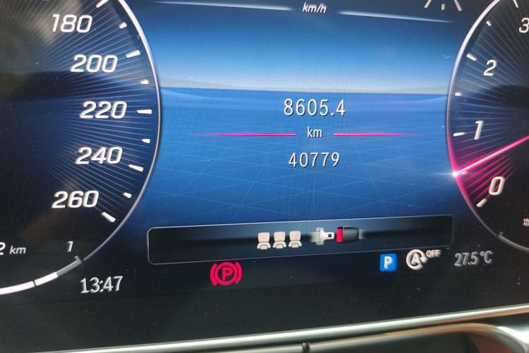 Used Mercedes-Benz S-Class 2022 Revised S 400 L Luxury Edition Odometer Close Up