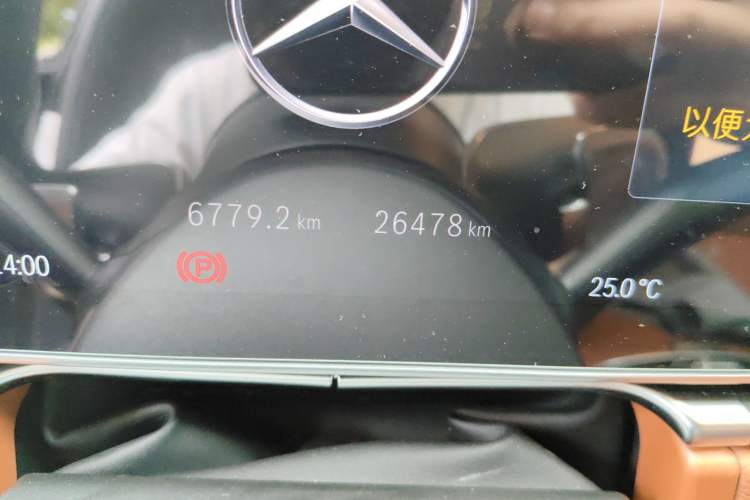 Used Mercedes-Benz S-Class 2022 Revised S 400 L Business Version Odometer Close Up