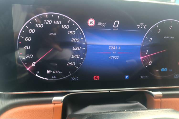 Used Mercedes-Benz S-Class 2022 S 400 L Business Model Odometer Close Up