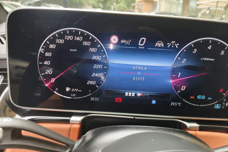 Used Mercedes-Benz S-Class 2022 S 450 L 4MATIC Odometer Close Up