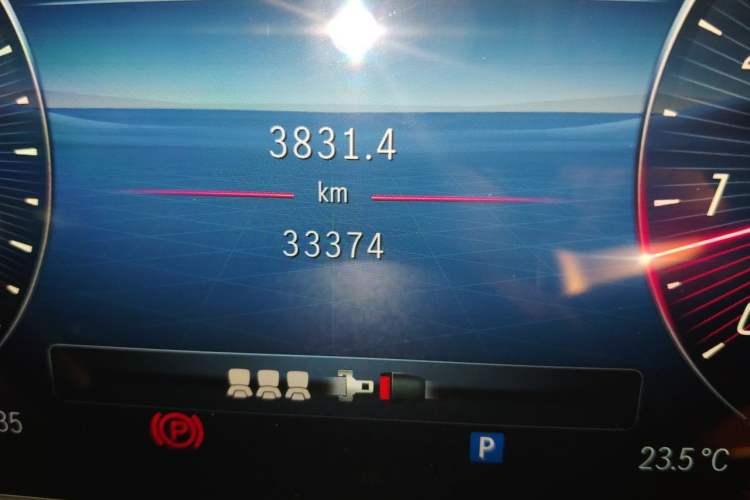 Used Mercedes-Benz S-Class 2022 Restyled S 500 L 4MATIC Odometer Close Up