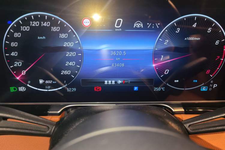 Used Mercedes-Benz S-Class 2022 Refresh S 450 L 4MATIC Odometer Close Up
