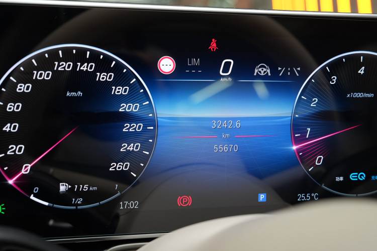 Used Mercedes-Benz S-Class 2022 Refresh S 450 L 4MATIC Odometer Close Up