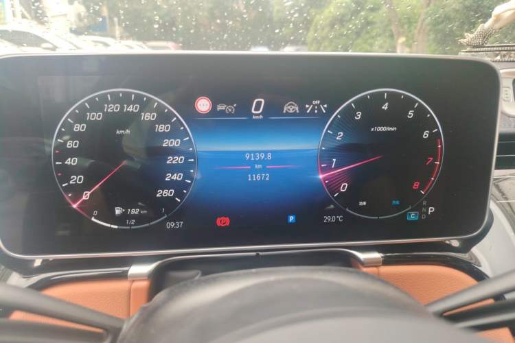 Used Mercedes-Benz S-Class 2022 S 450 L 4MATIC Odometer Close Up