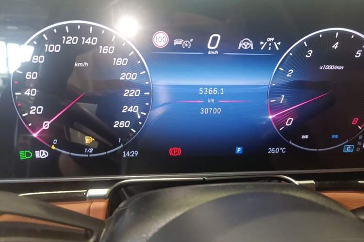 Used Mercedes-Benz S-Class 2022 Restyled S 450 L Odometer Close Up