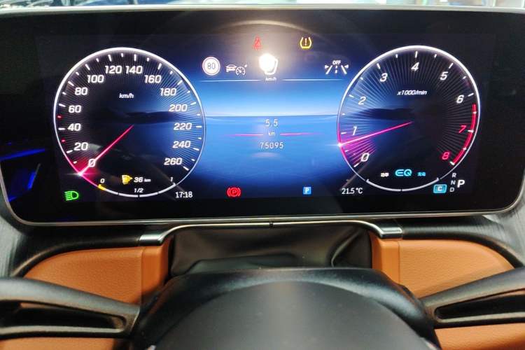 Used Mercedes-Benz S-Class 2022 S 400 L Business Model Odometer Close Up