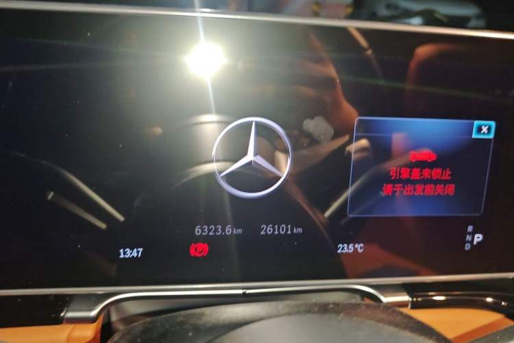 Used Mercedes-Benz S-Class 2022 S 450 L 4MATIC Odometer Close Up